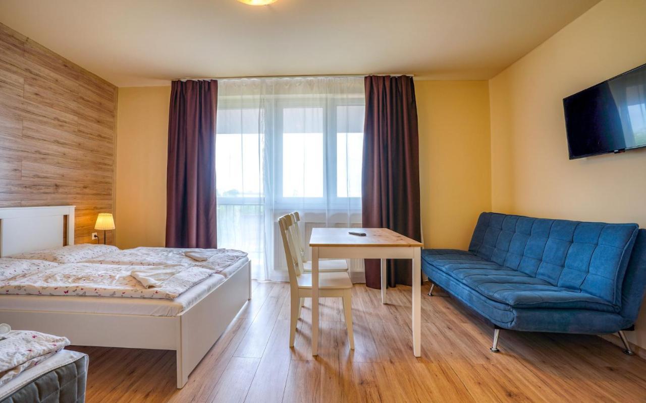 Apartmány Karmon Park Veľký Meder Esterno foto