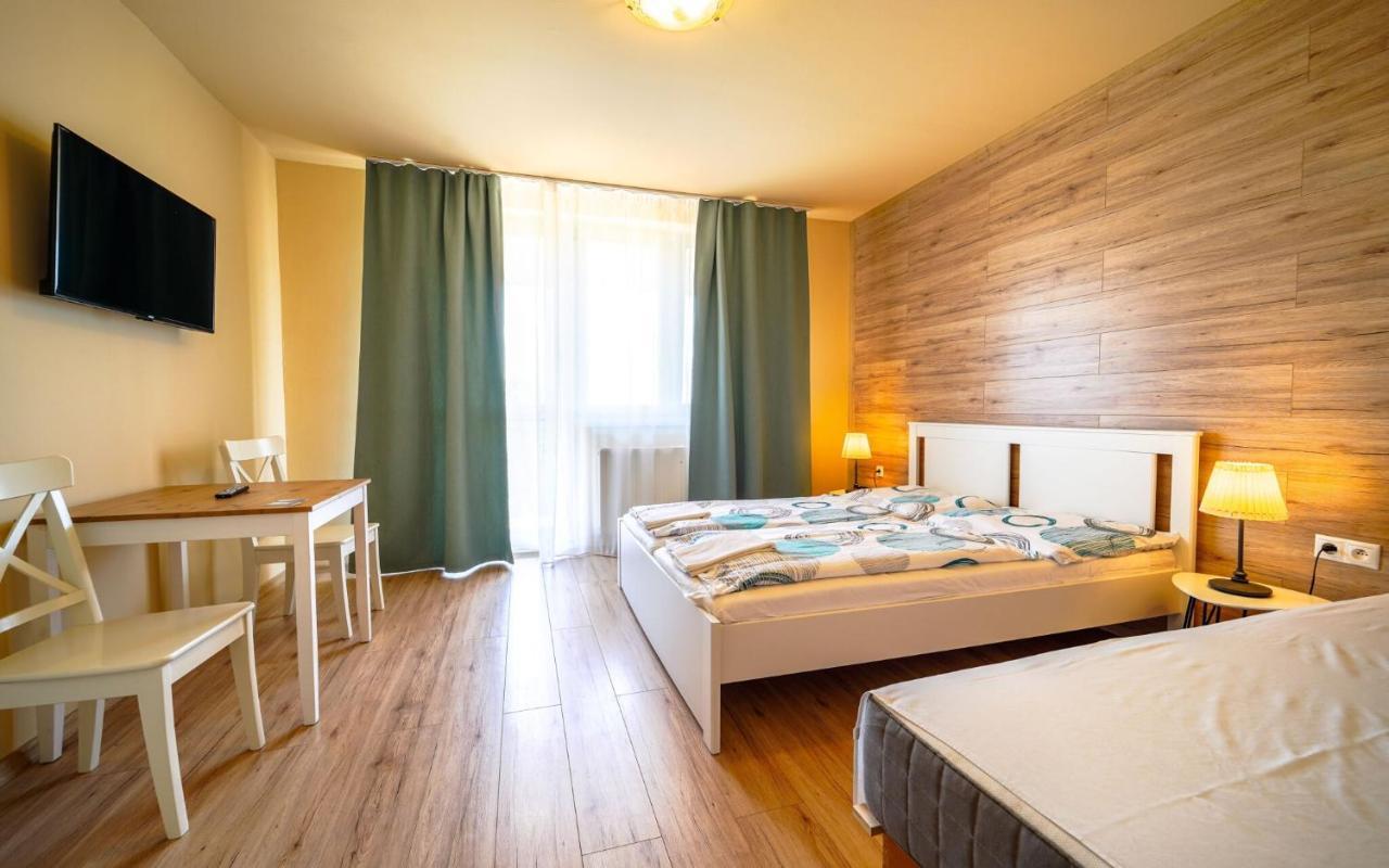 Apartmány Karmon Park Veľký Meder Esterno foto