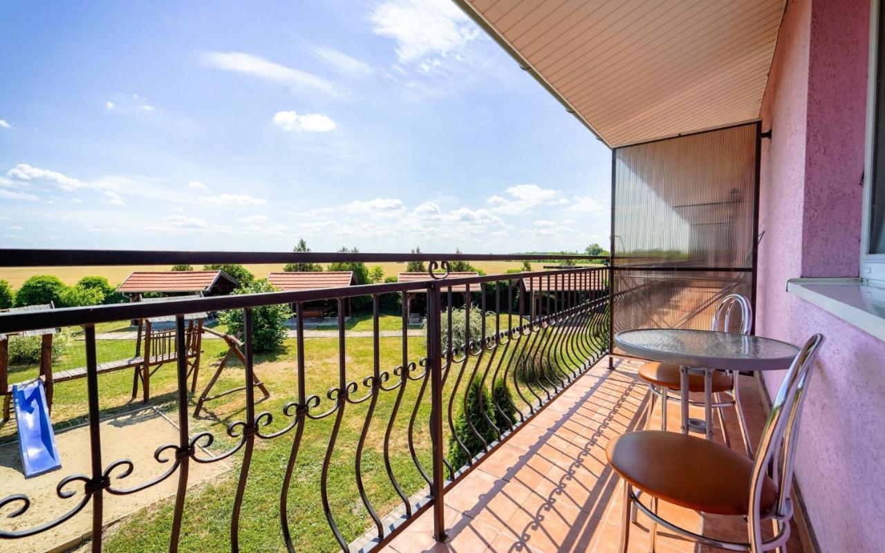 Apartmány Karmon Park Veľký Meder Esterno foto