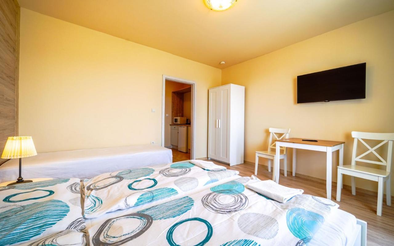 Apartmány Karmon Park Veľký Meder Esterno foto